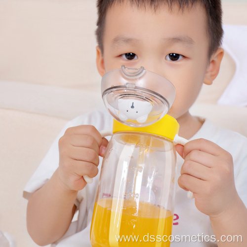 2022 new design tritan plastic bpa free water bottle sport cute bear for kids safe bottle sport